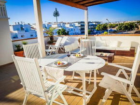 Cabanas Terraces - Pool and seaview